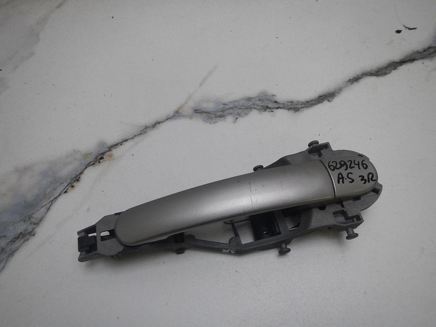 Ручка двери задней наружная правая