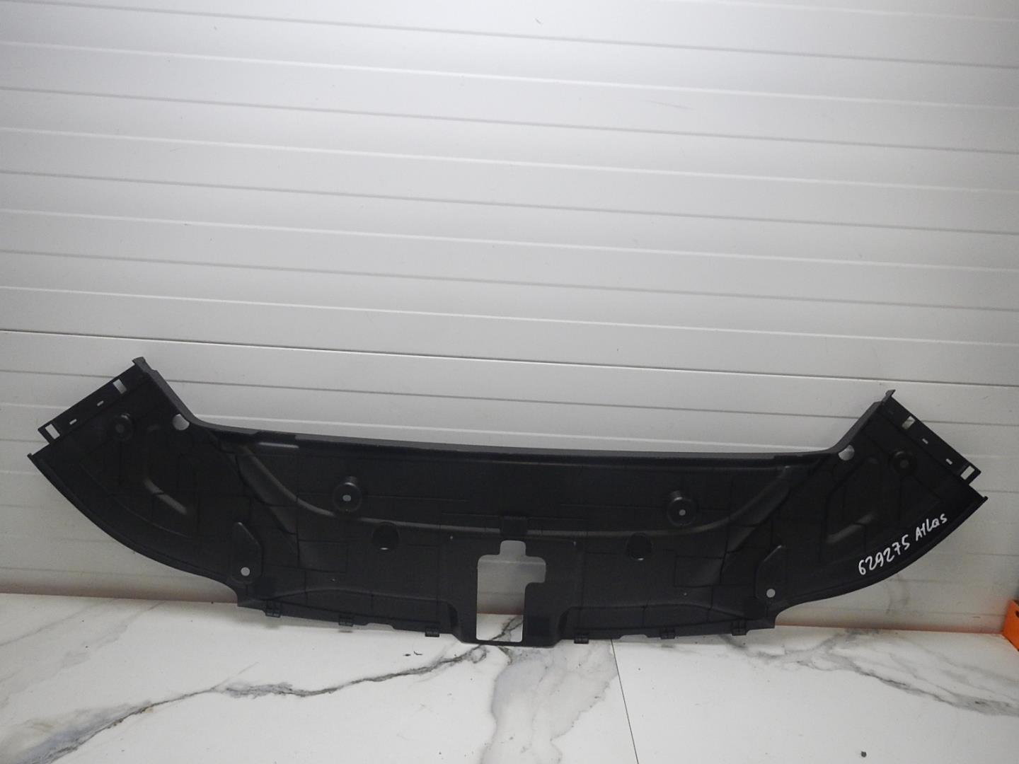 Кожух замка капота