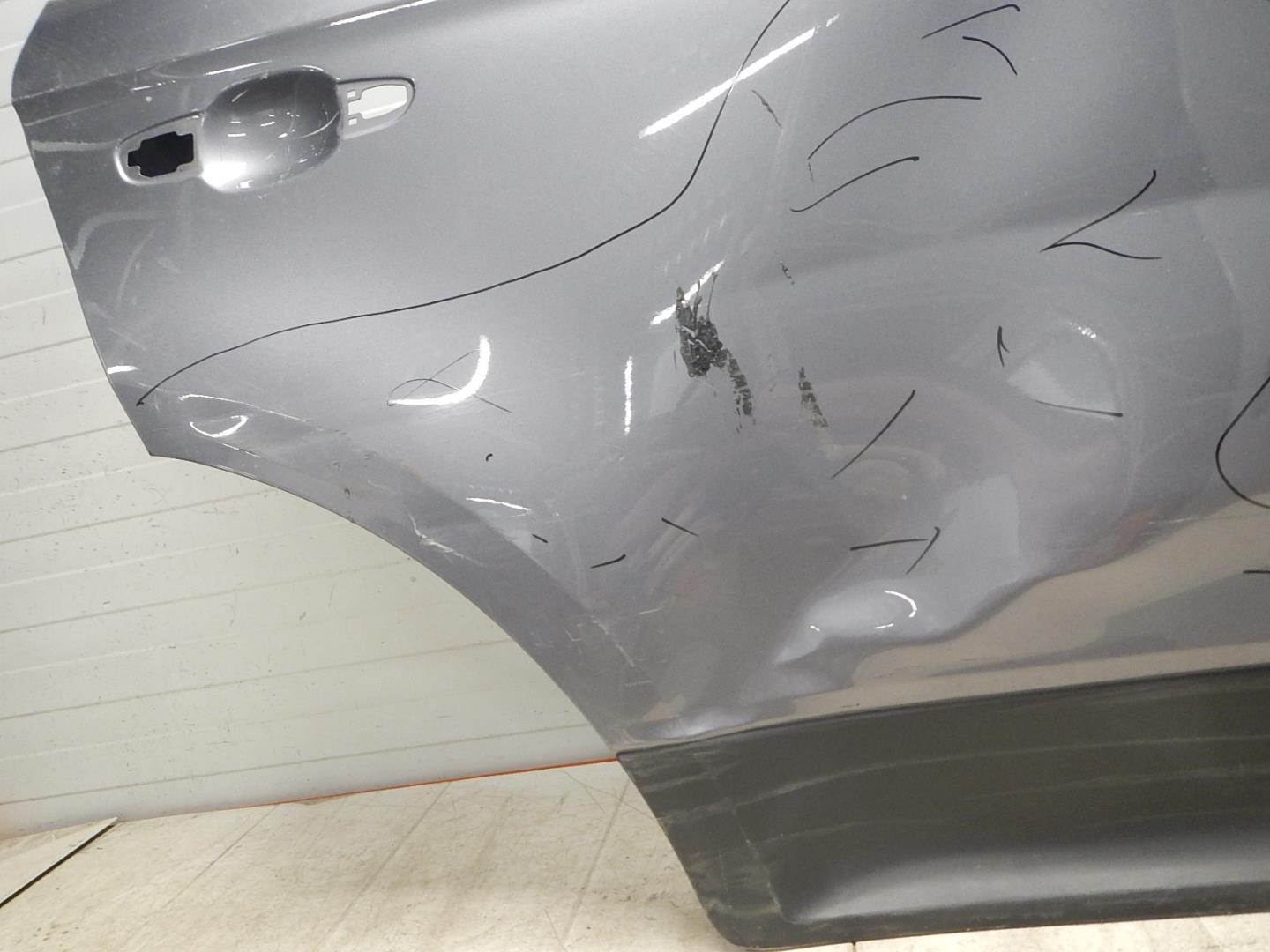 Дверь задняя правая