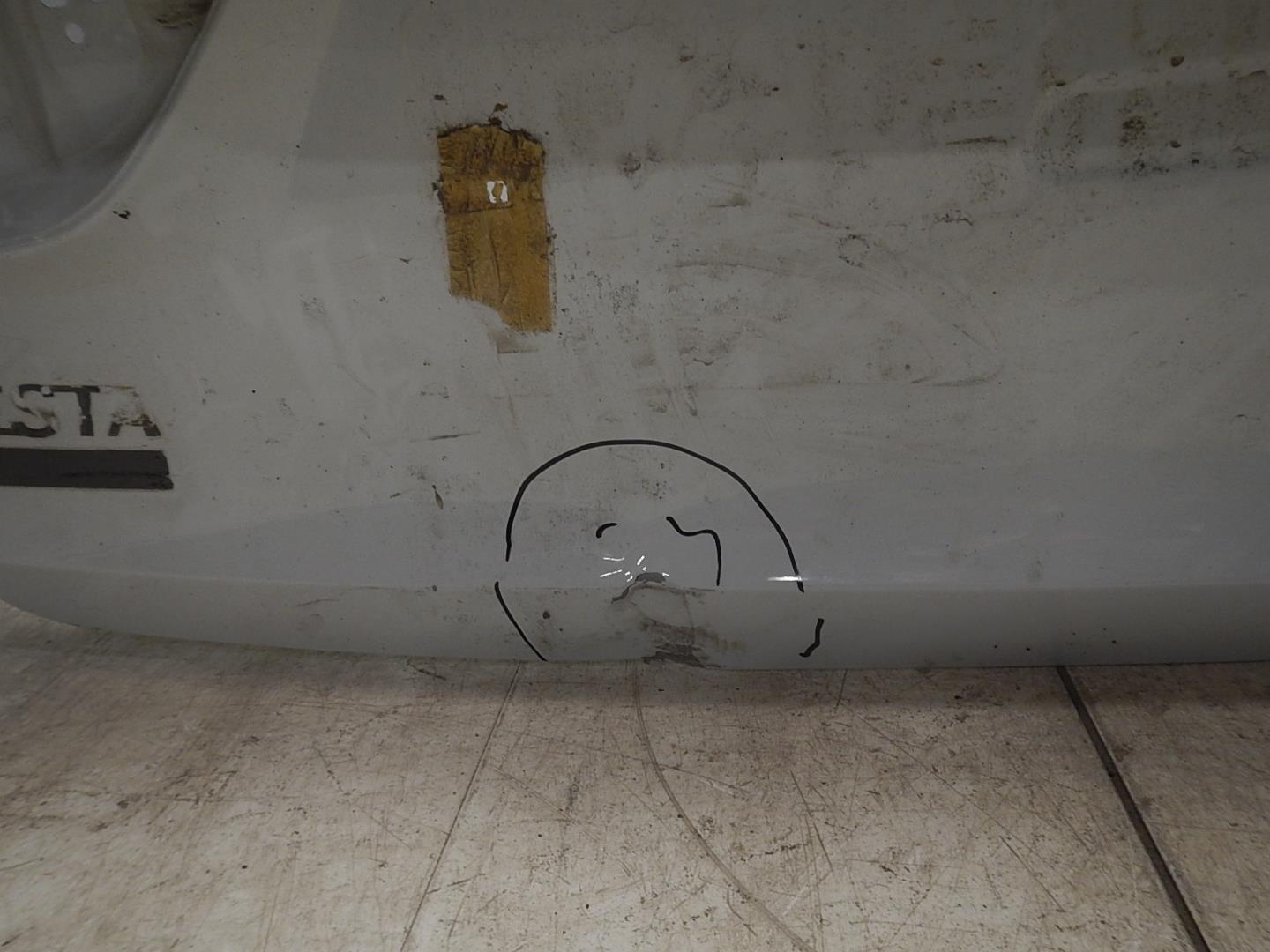 Дверь багажника