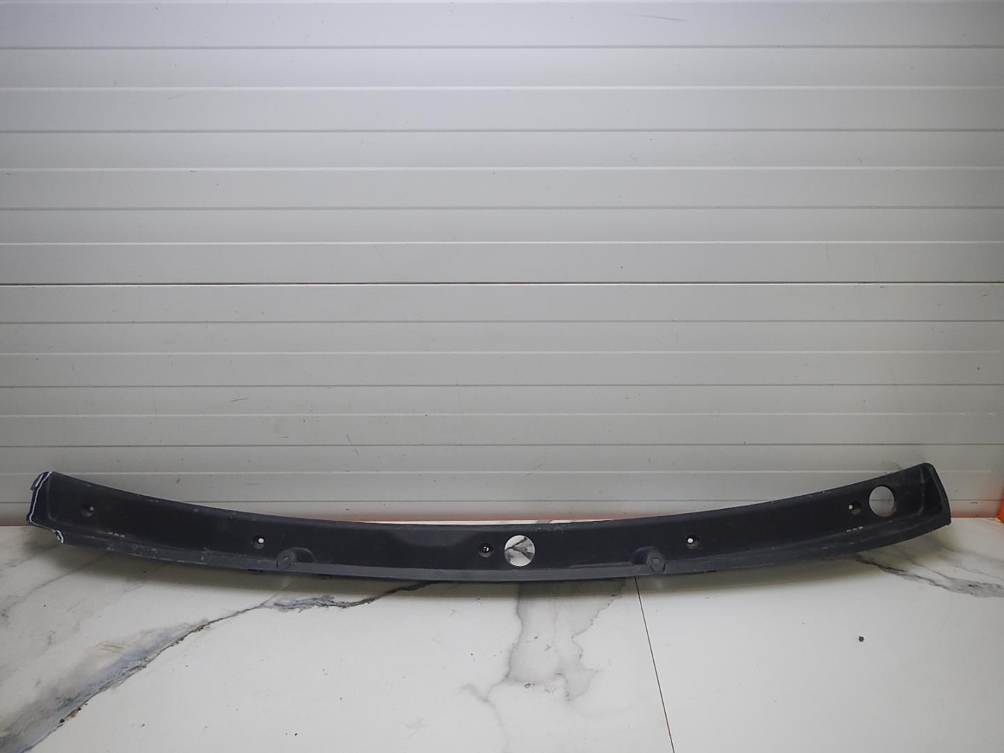 Решетка стеклоочистителей (Жабо)