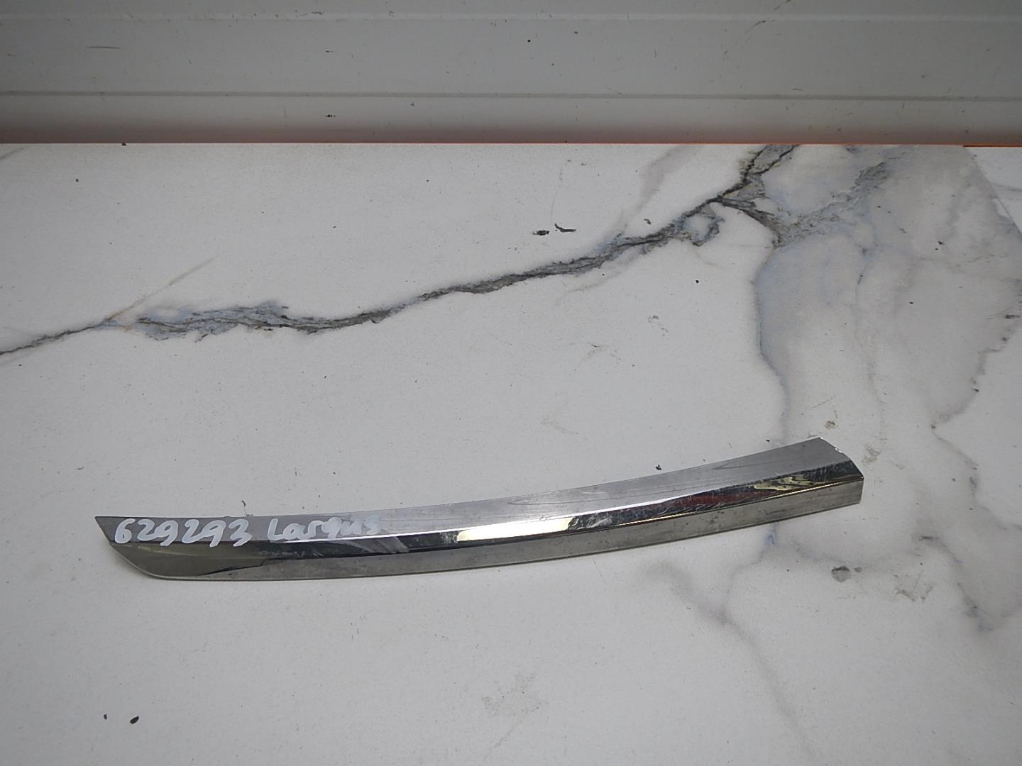 Молдинг переднего бампера правый