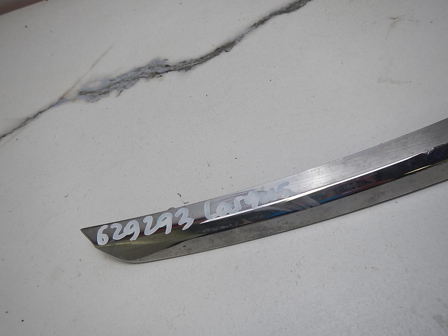 Молдинг переднего бампера правый