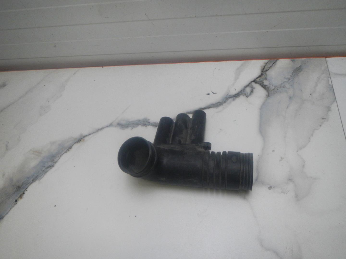 Патрубок воздушного фильтра