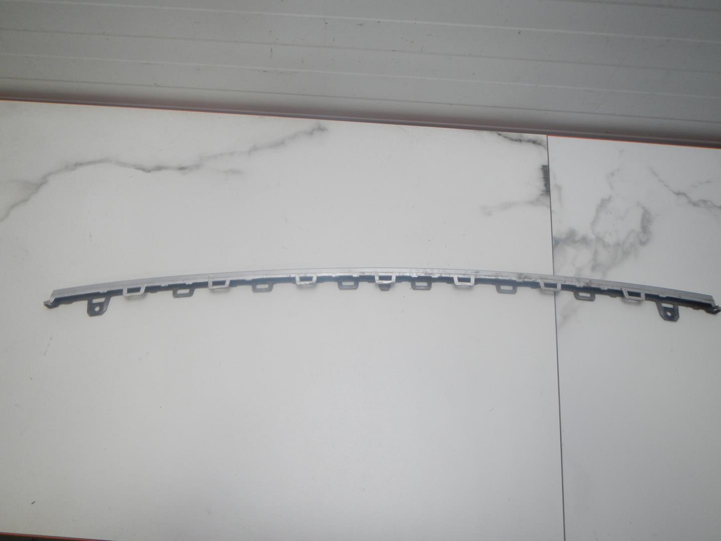 Молдинг заднего бампера