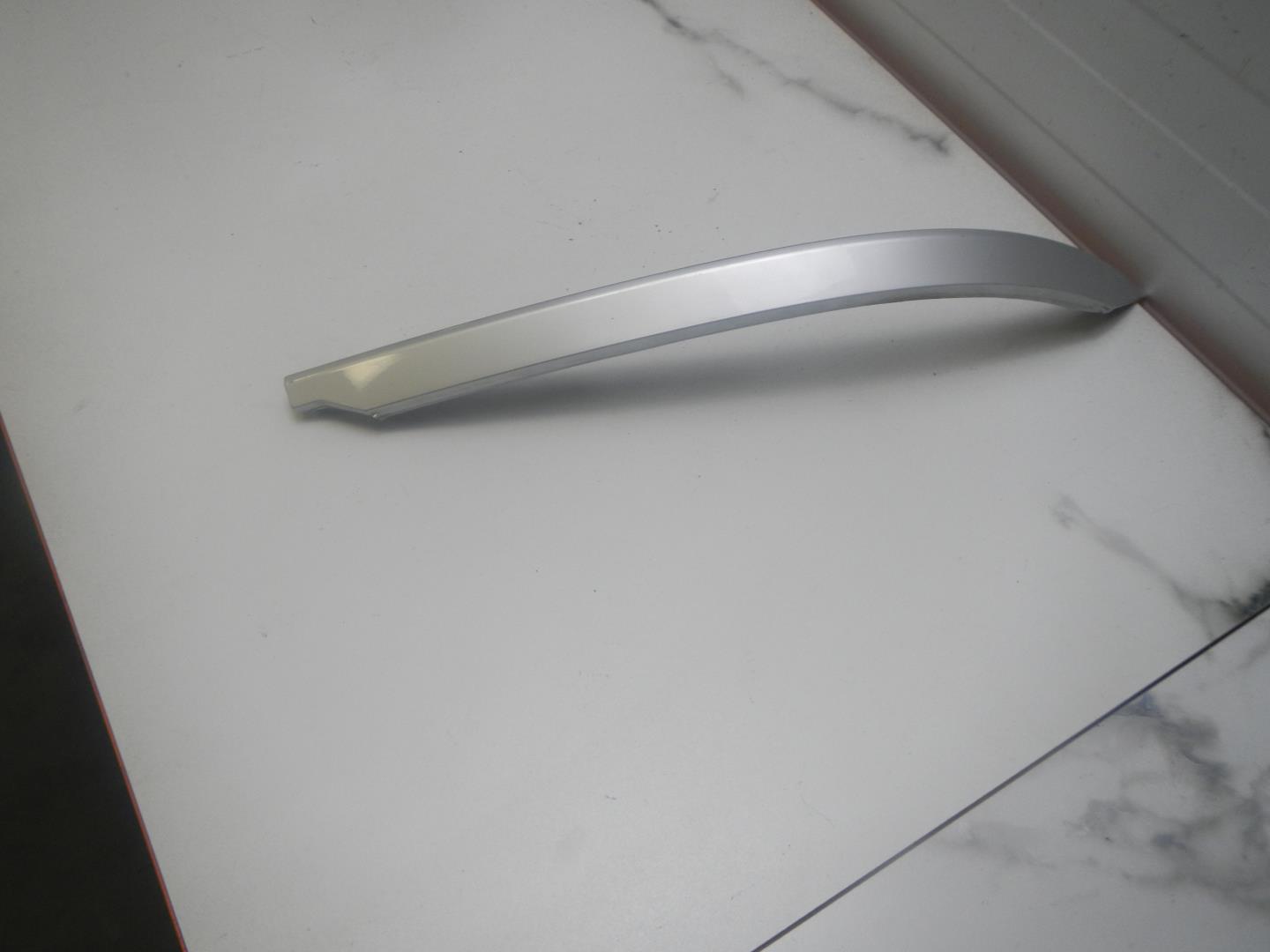 Молдинг заднего бампера