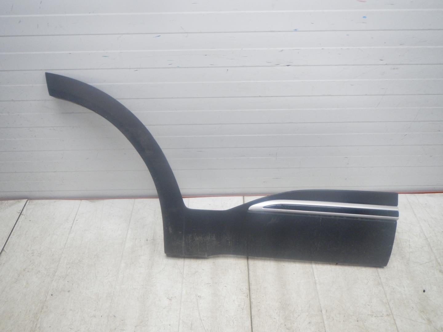 Молдинг задней правой двери