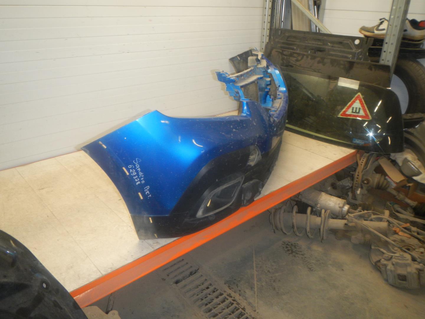 Бампер передний