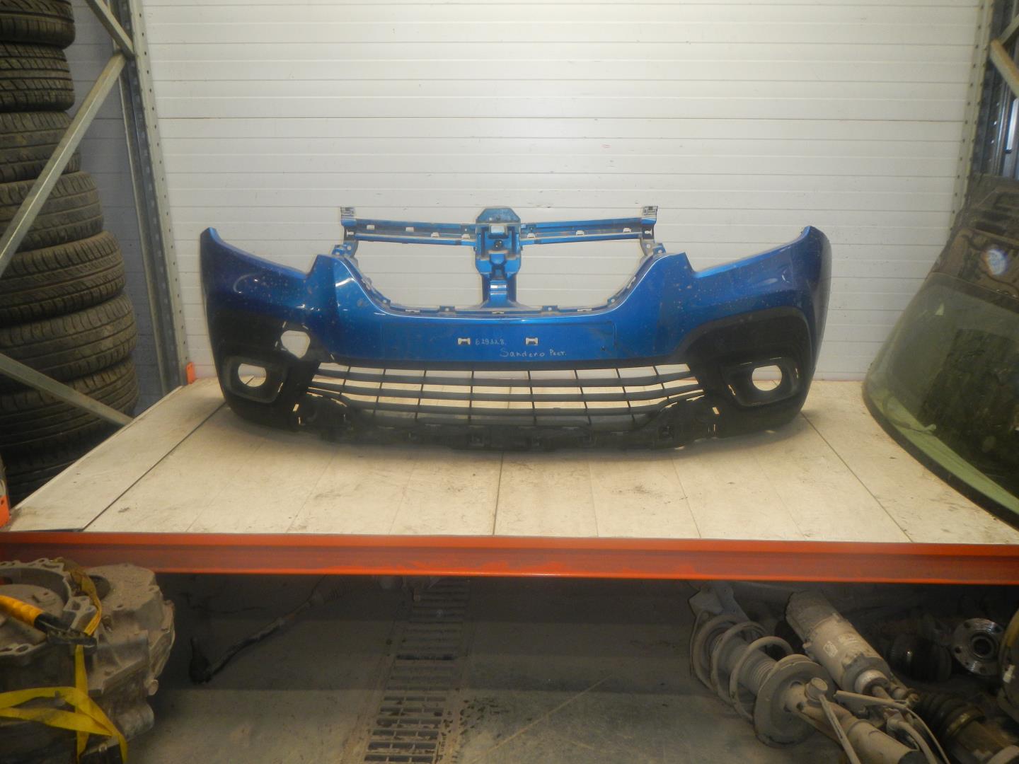 Бампер передний