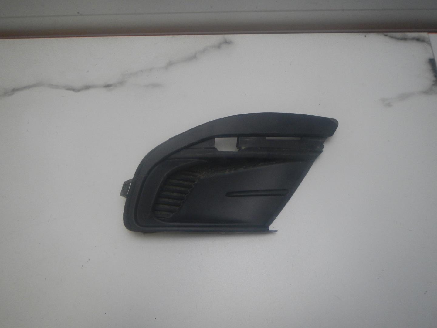 Решетка в бампер правая