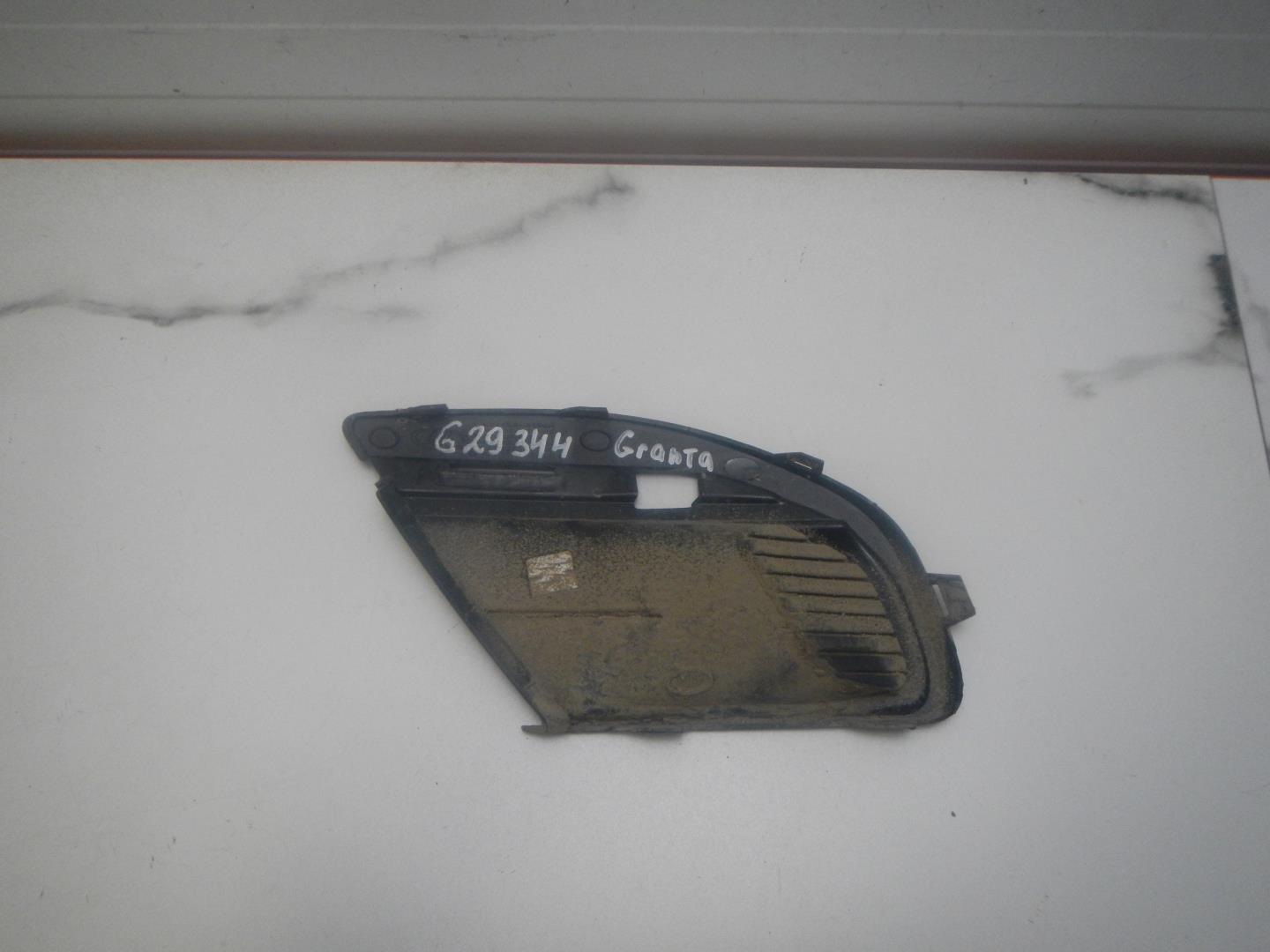 Решетка в бампер правая