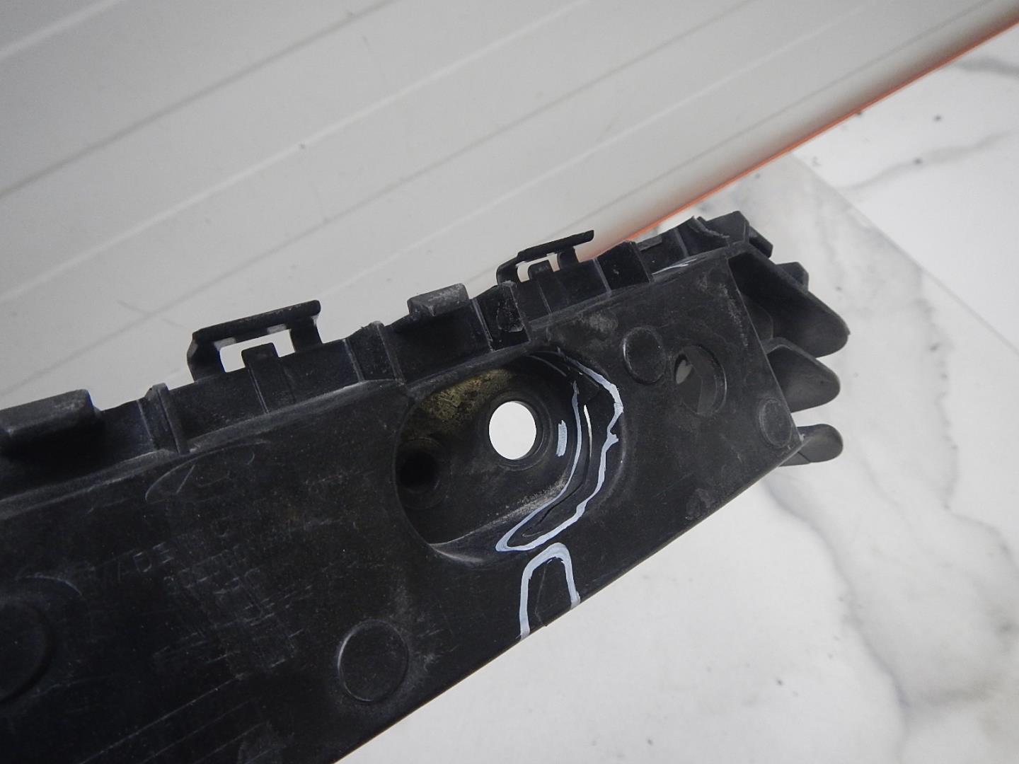 Кронштейн заднего бампера левый