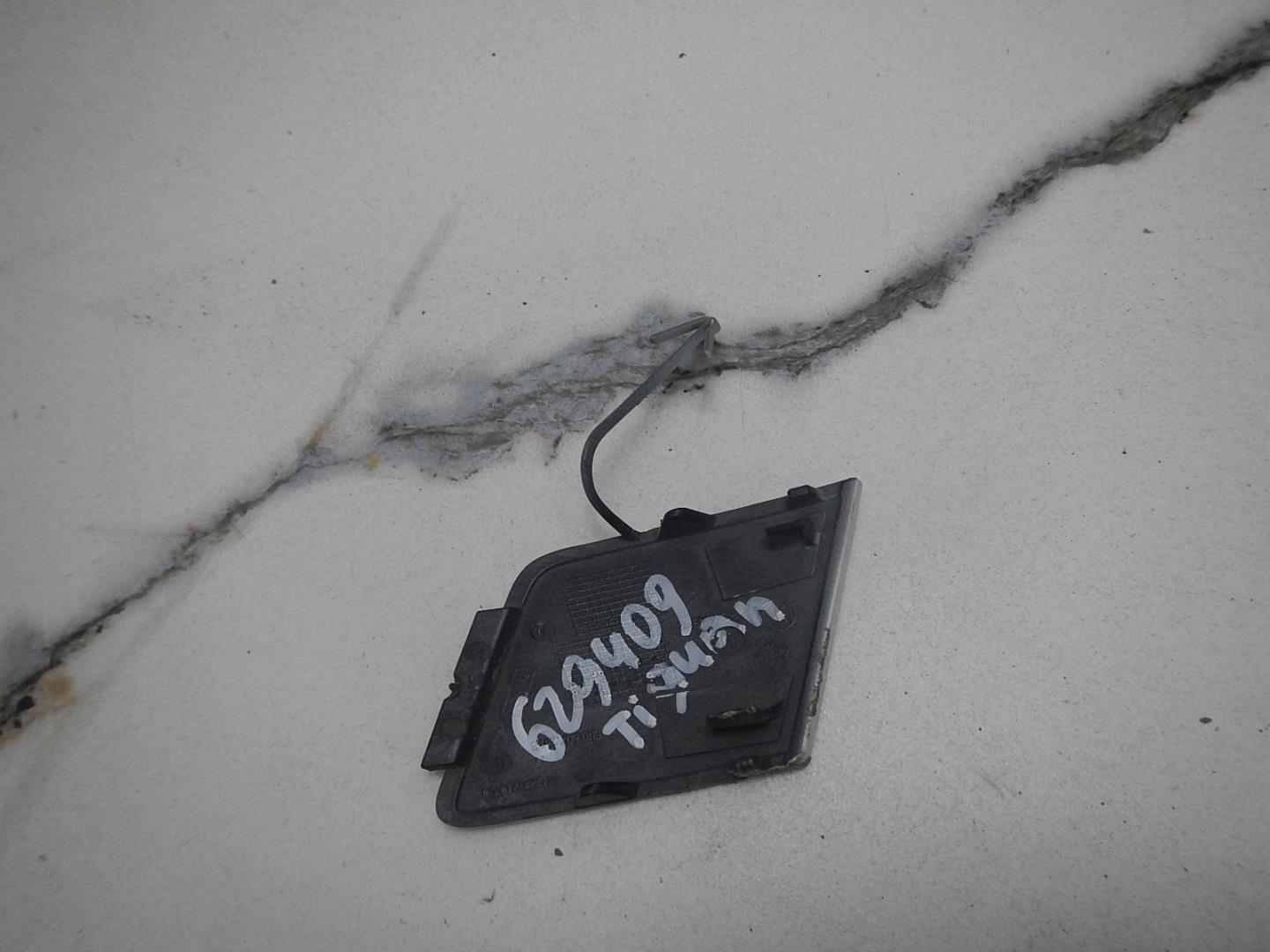 Заглушка буксировочного крюка