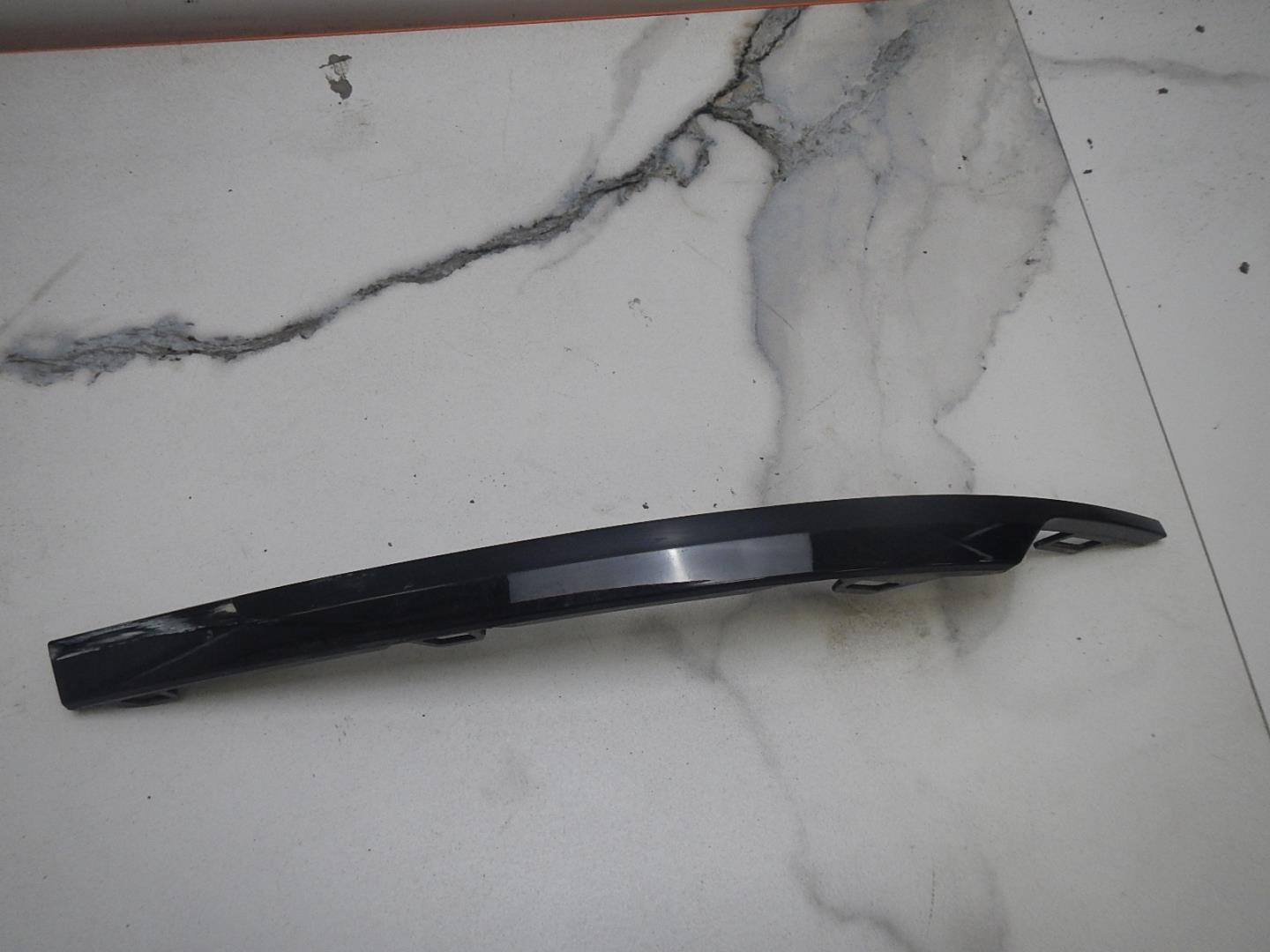 Молдинг заднего бампера