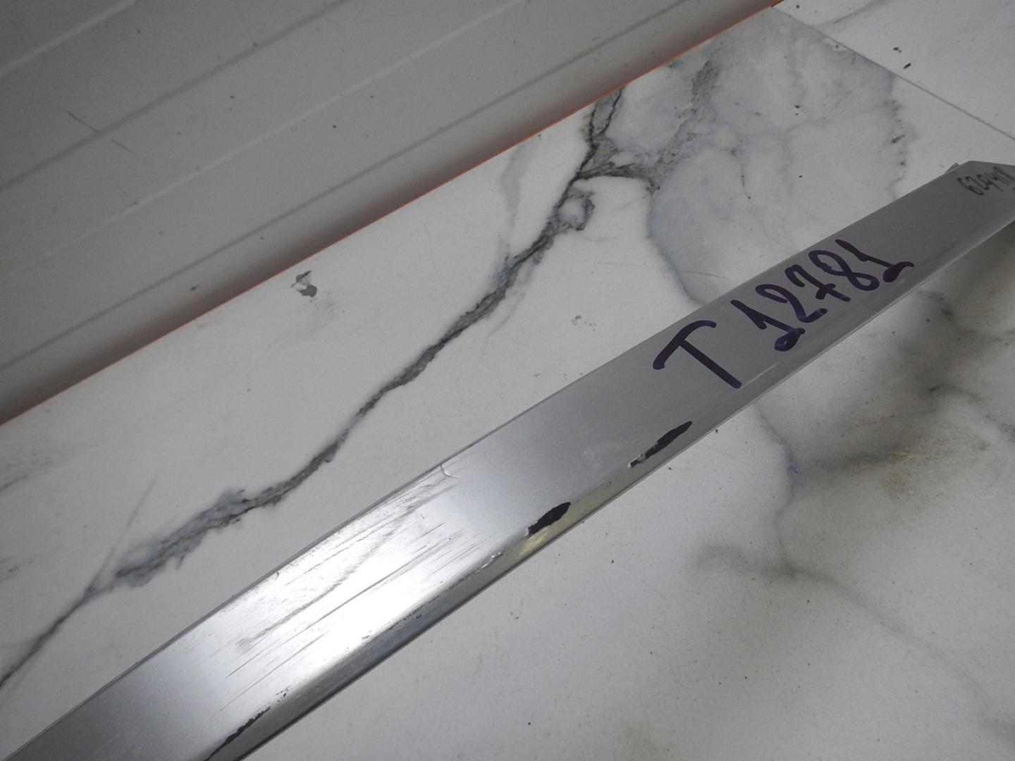 Молдинг заднего бампера