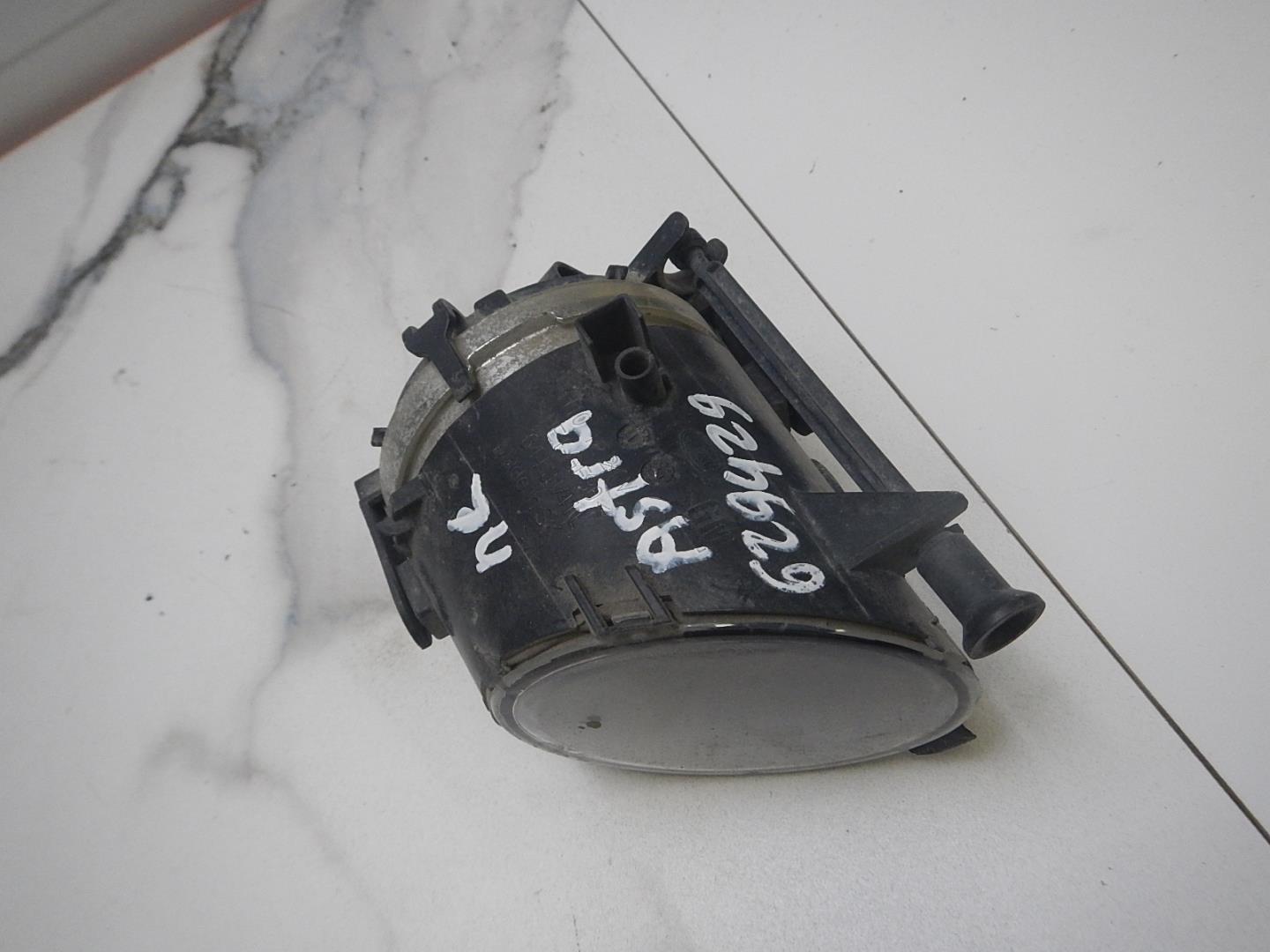 Фара противотуманная левая