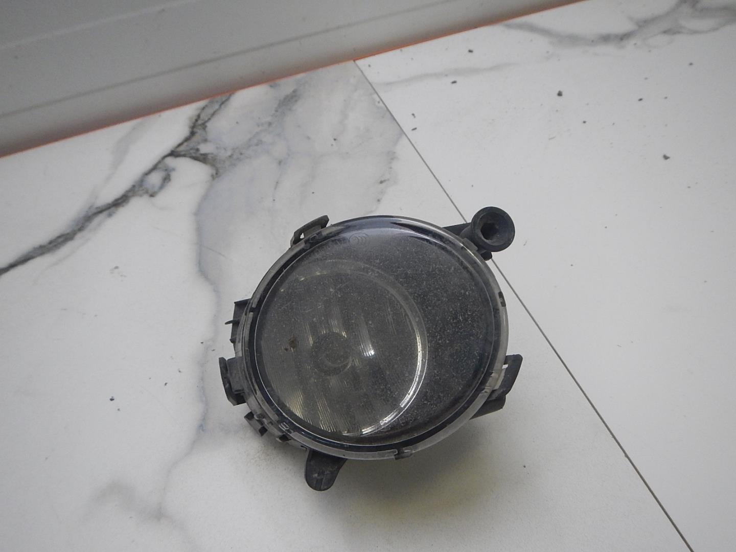 Фара противотуманная левая