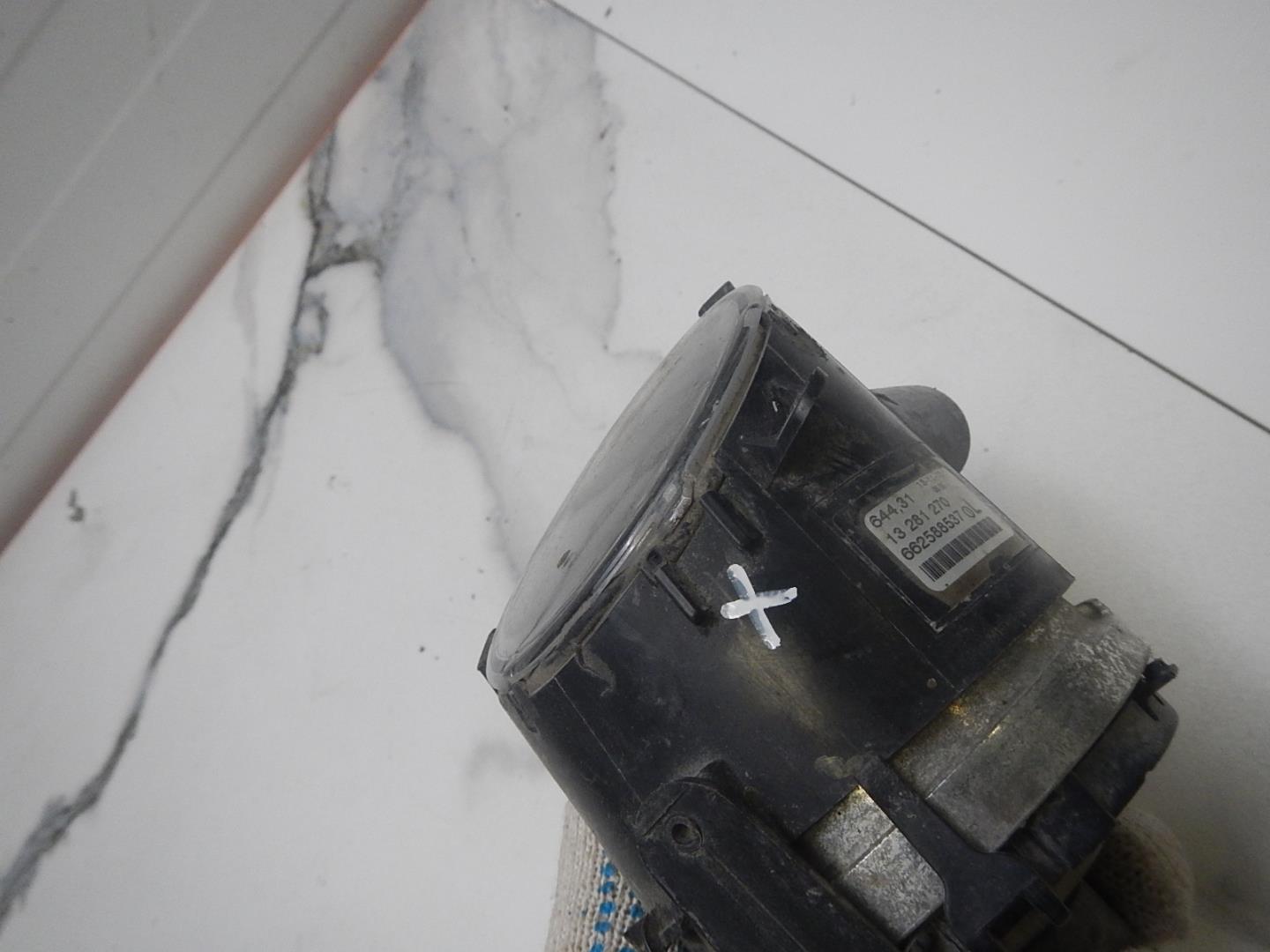 Фара противотуманная левая