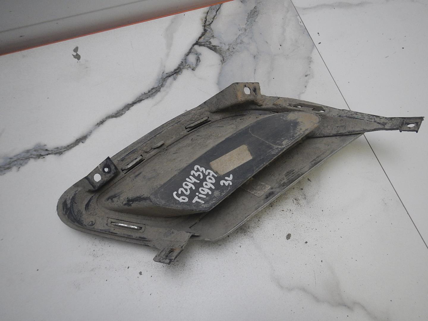 Накладка заднего бампера левая