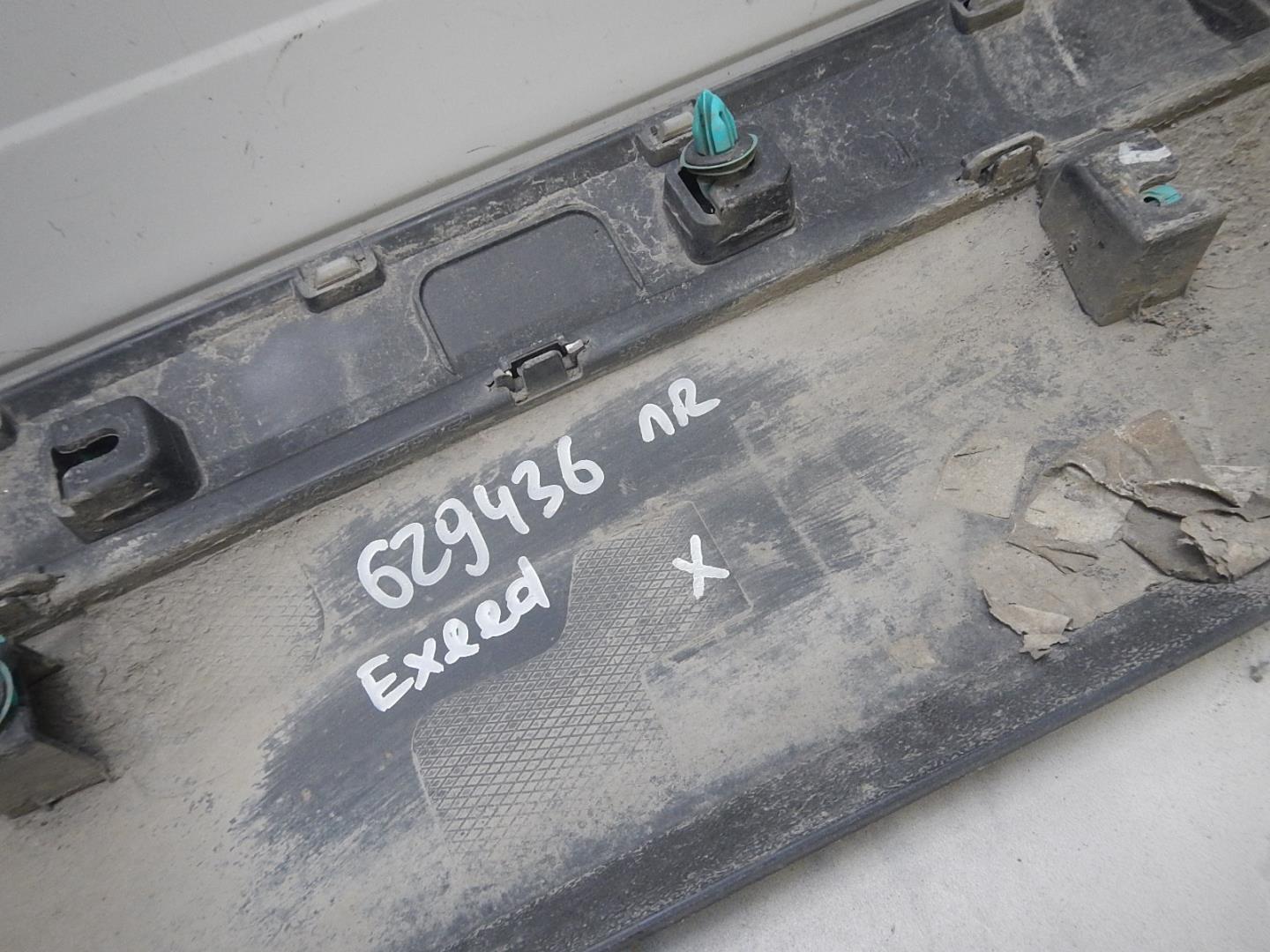 Молдинг передней правой двери