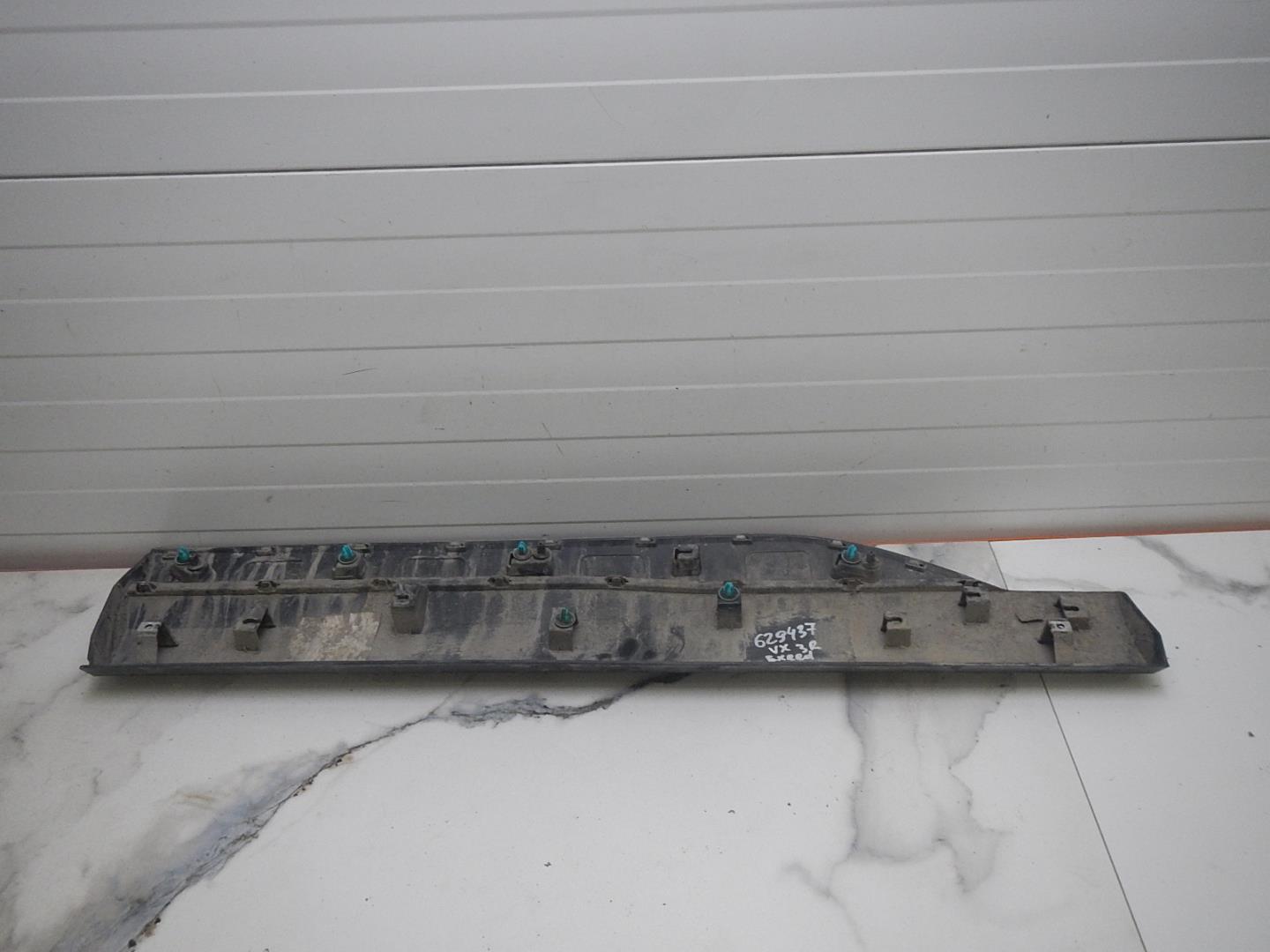 Молдинг задней правой двери