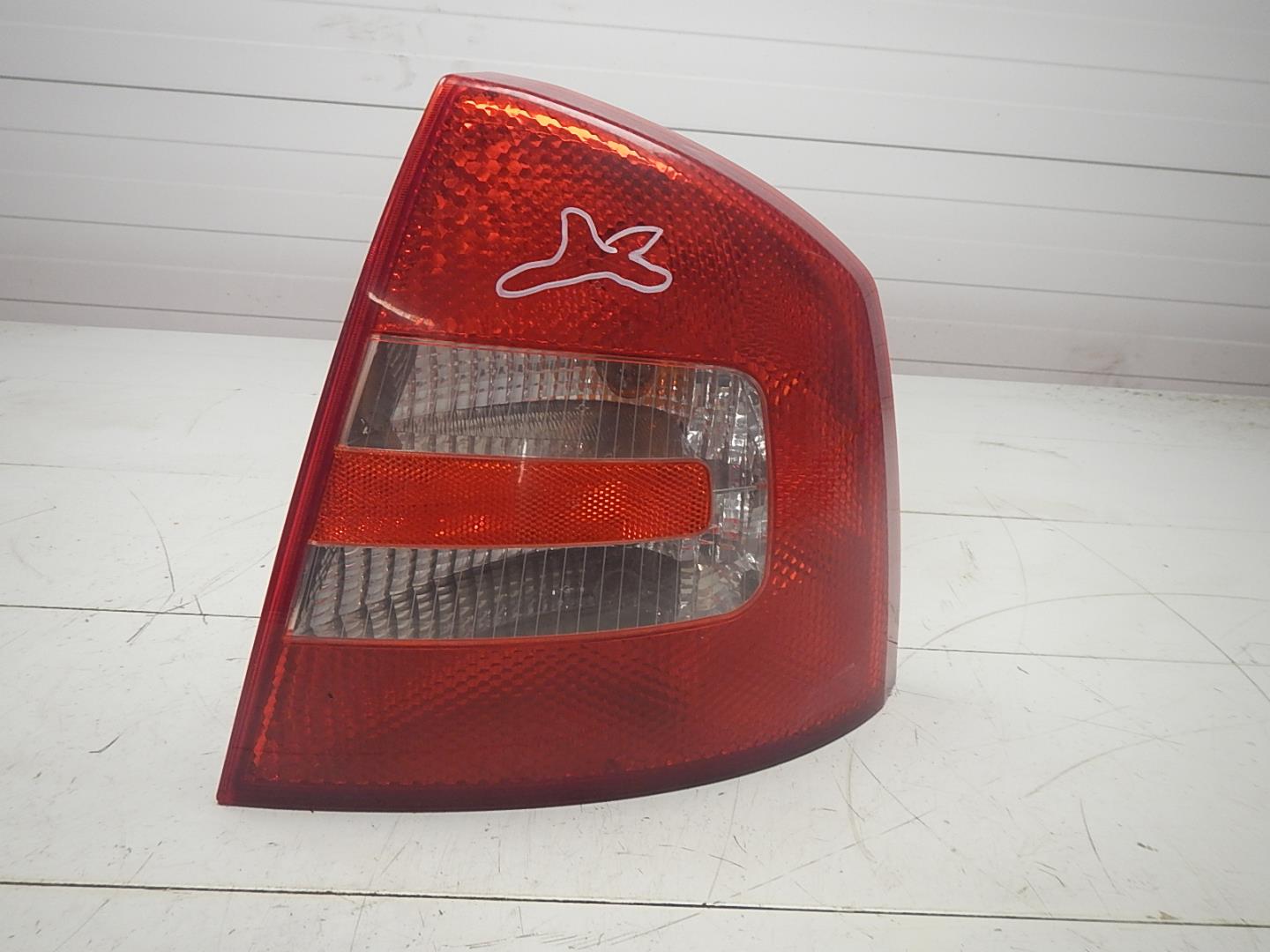 Фонарь задний правый