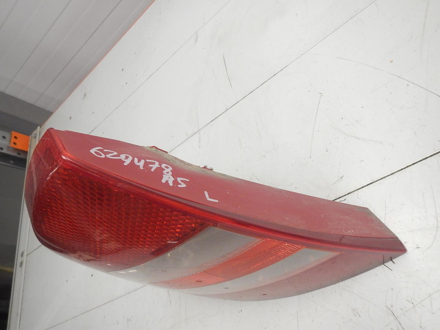 Фонарь задний левый