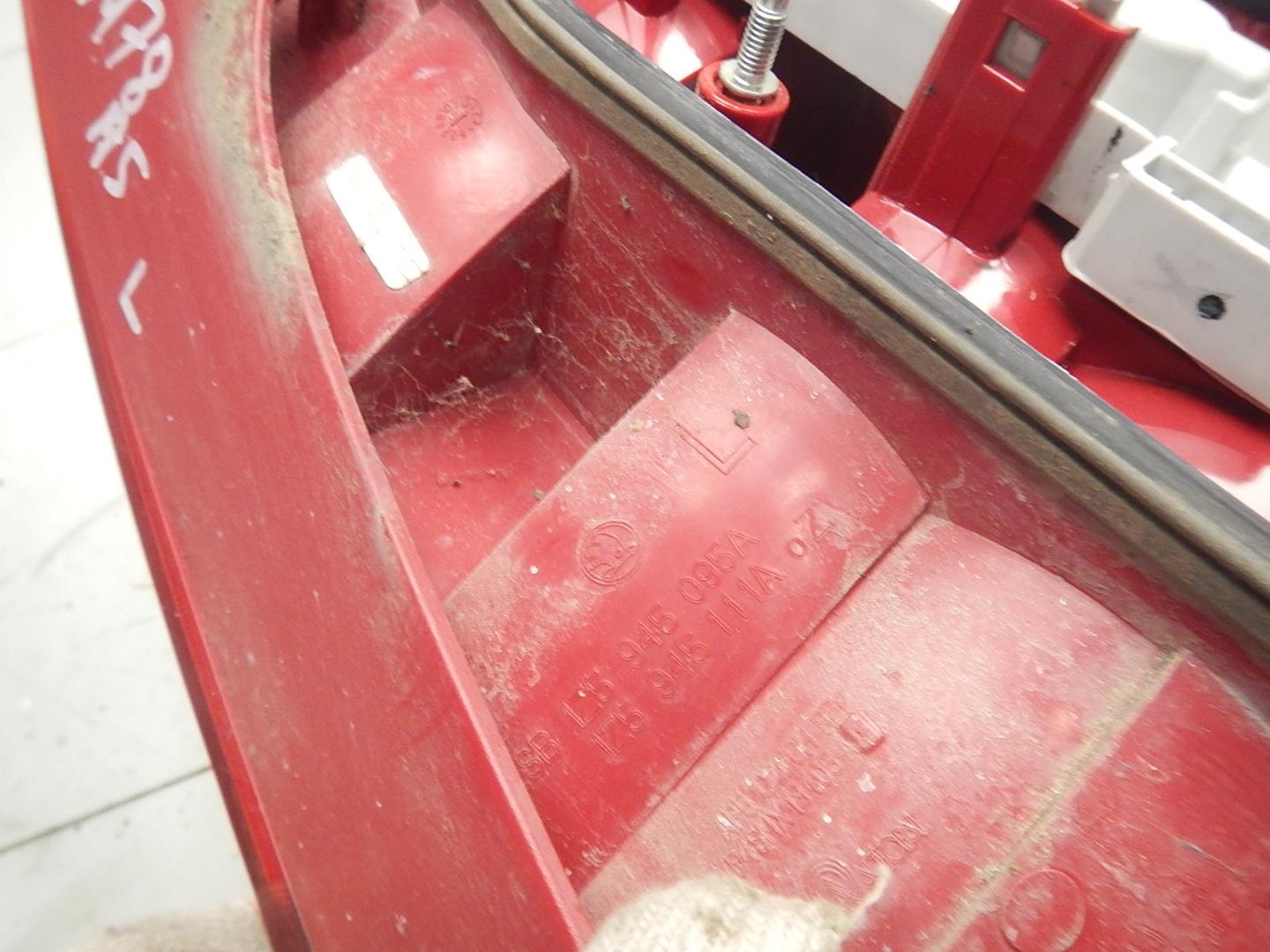 Фонарь задний левый