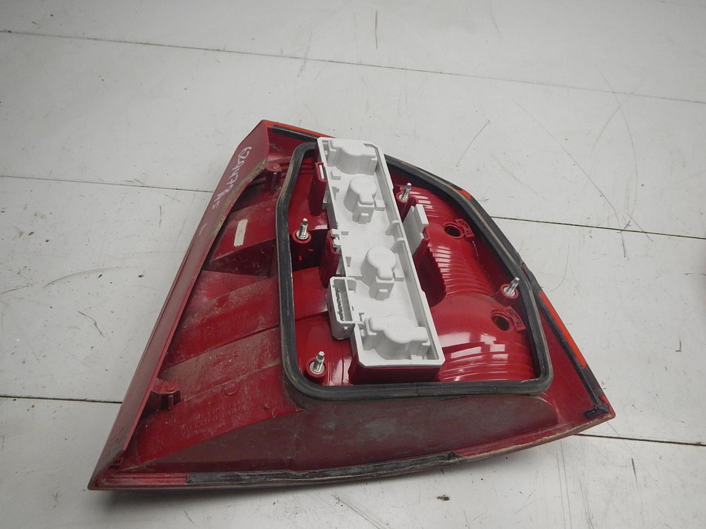 Фонарь задний левый