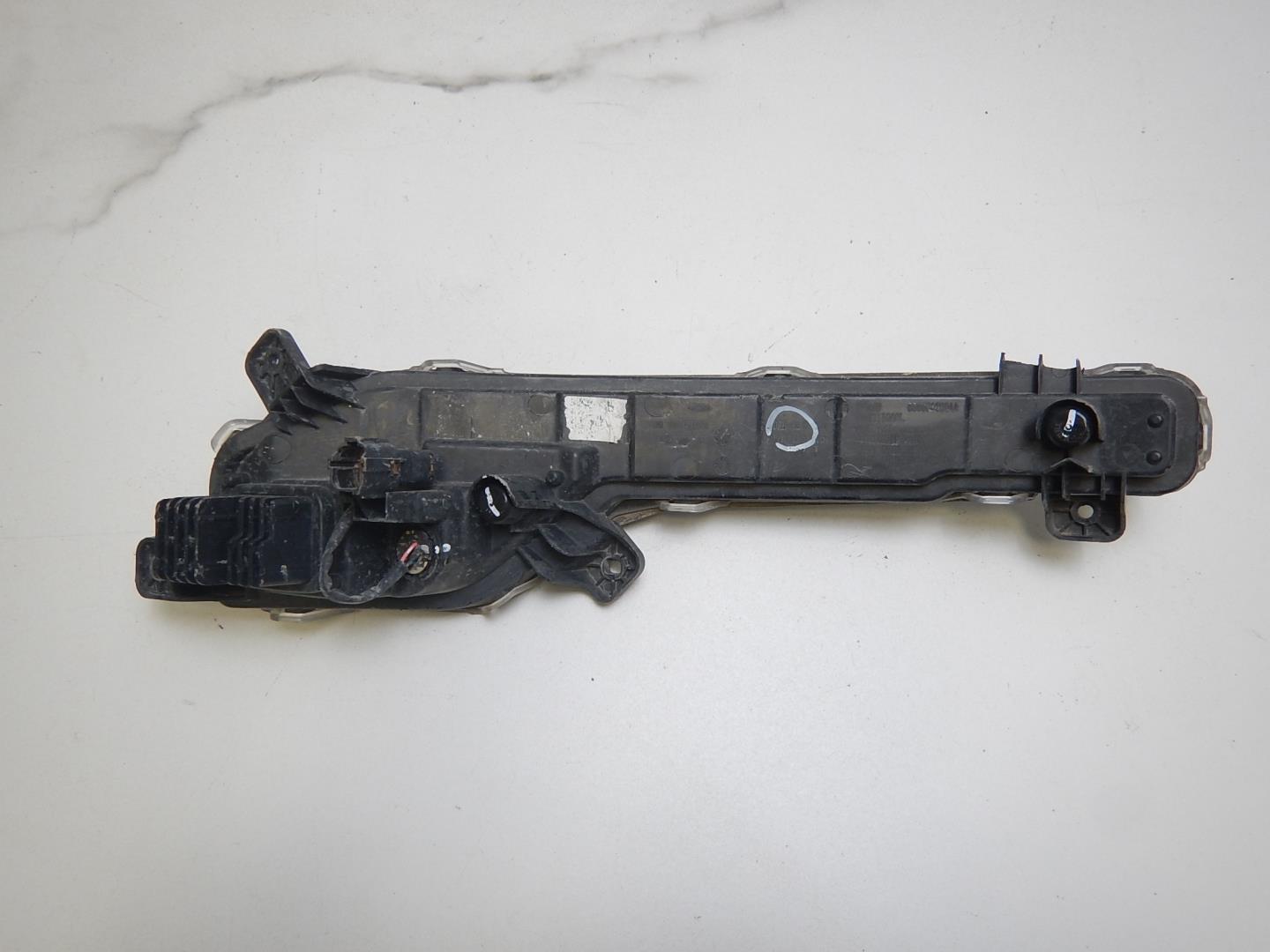 Фара дневного света левая (ходовые огни)