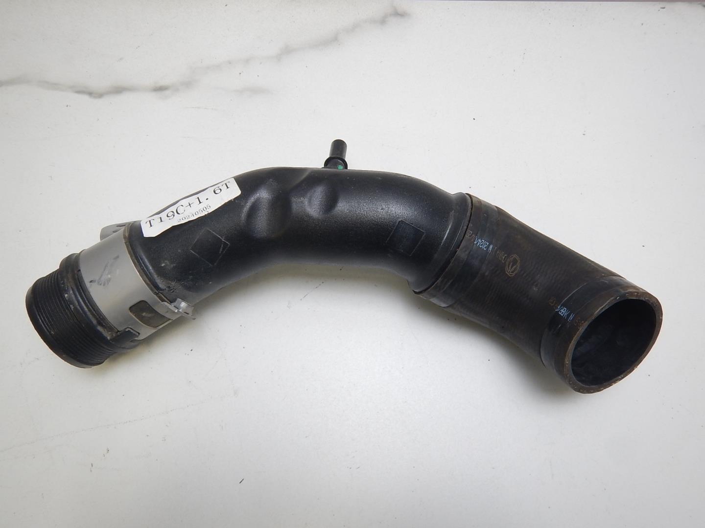 Патрубок интеркулера