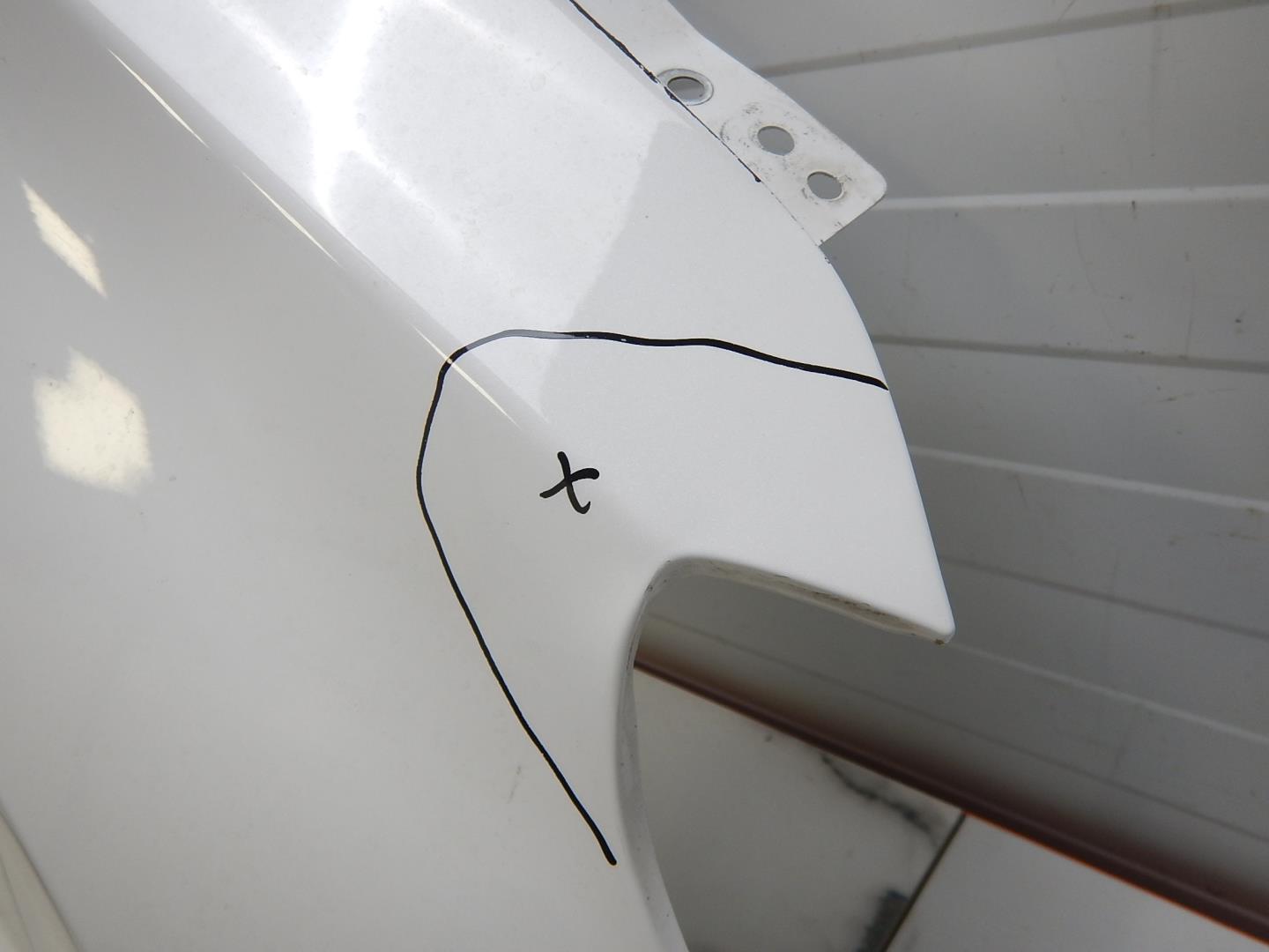 Крыло переднее правое