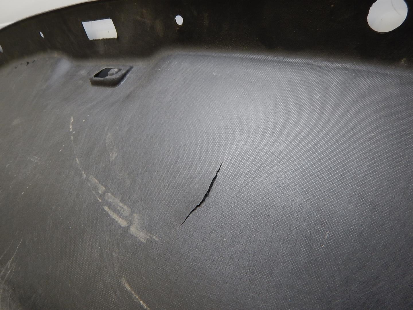 Обшивка крышки багажника