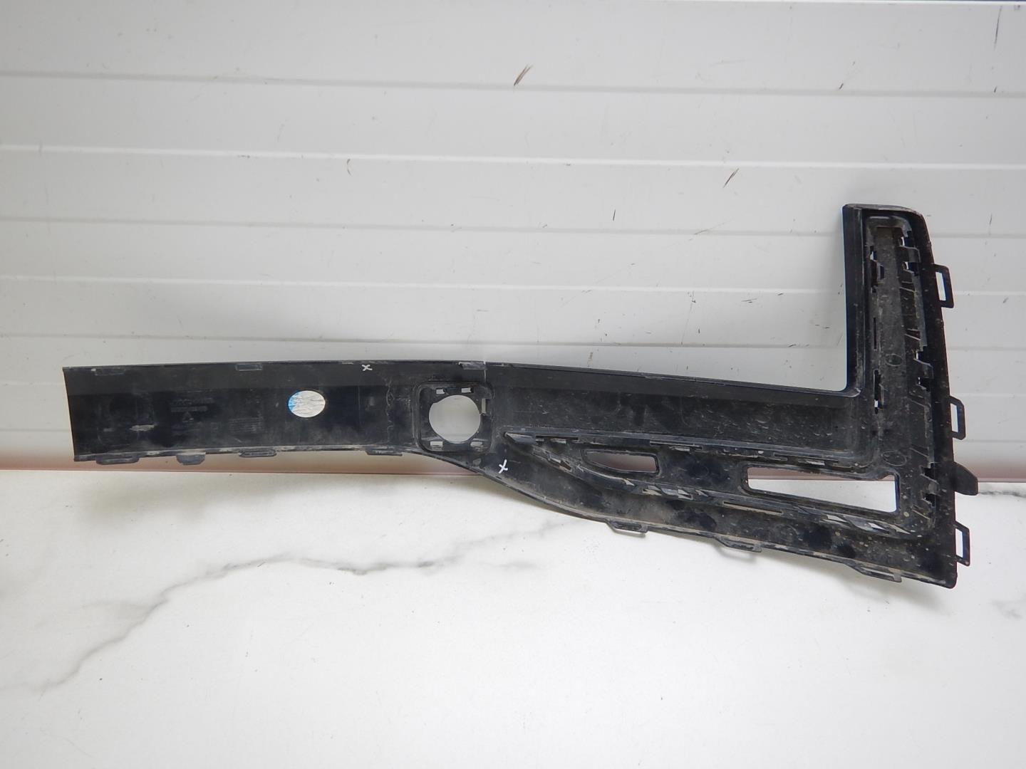 Накладка переднего бампера правая