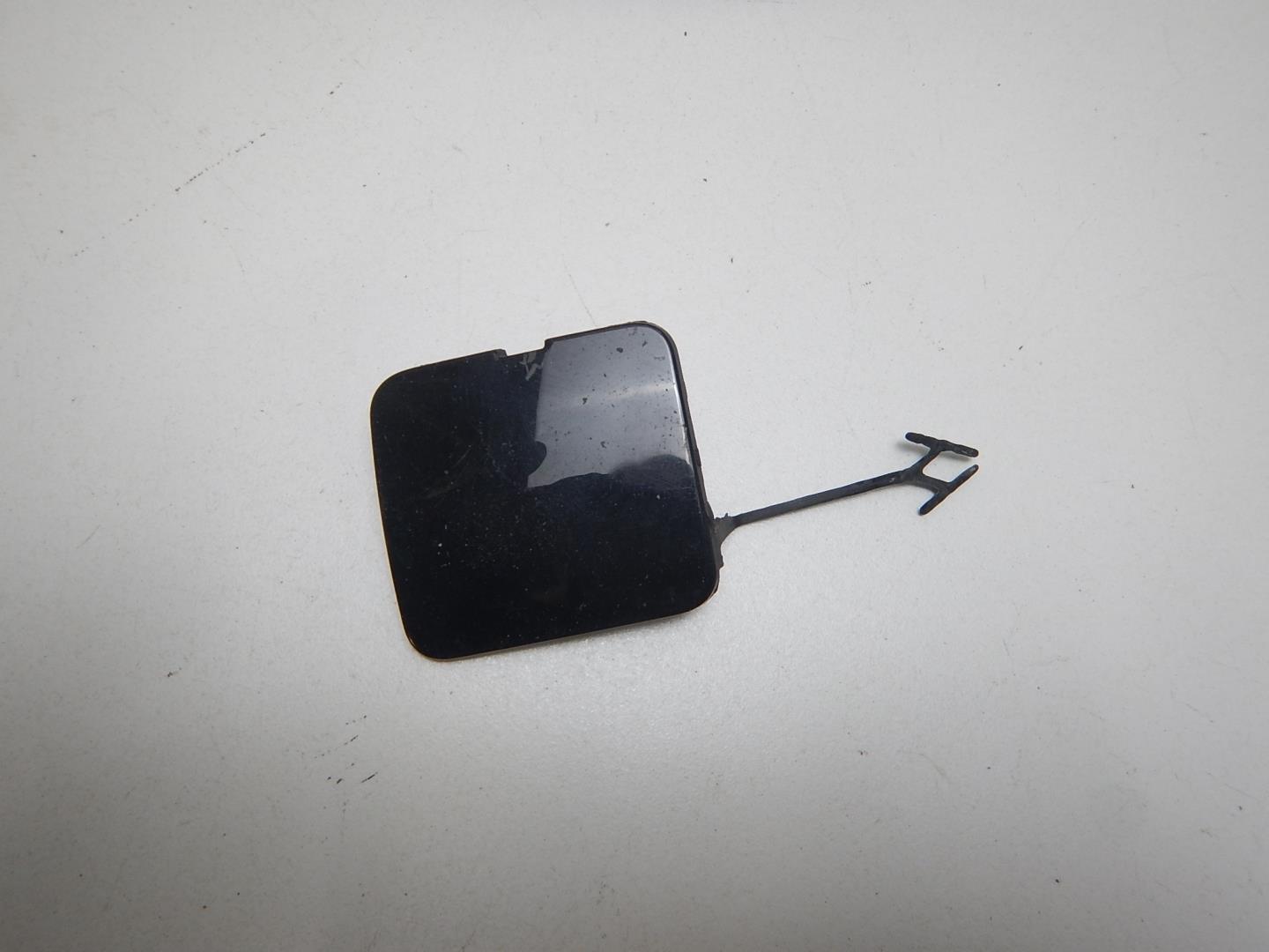 Заглушка буксировочного крюка