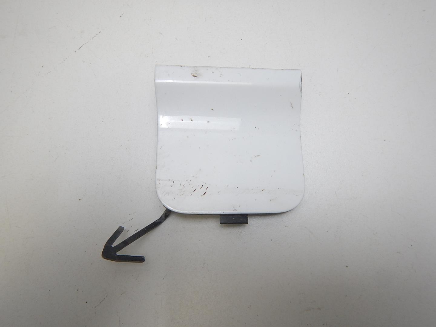 Заглушка буксировочного крюка