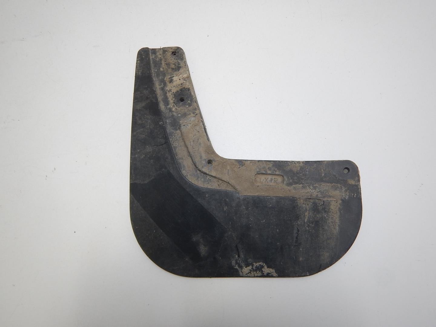 Брызговик задний левый