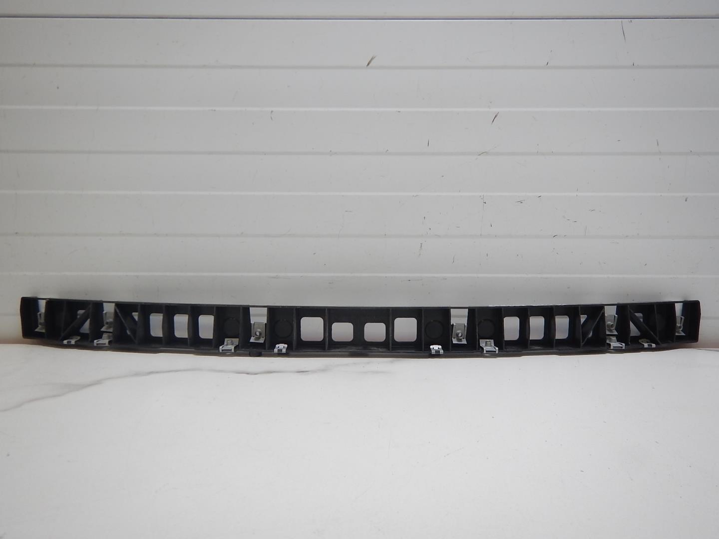 Кронштейн переднего бампера