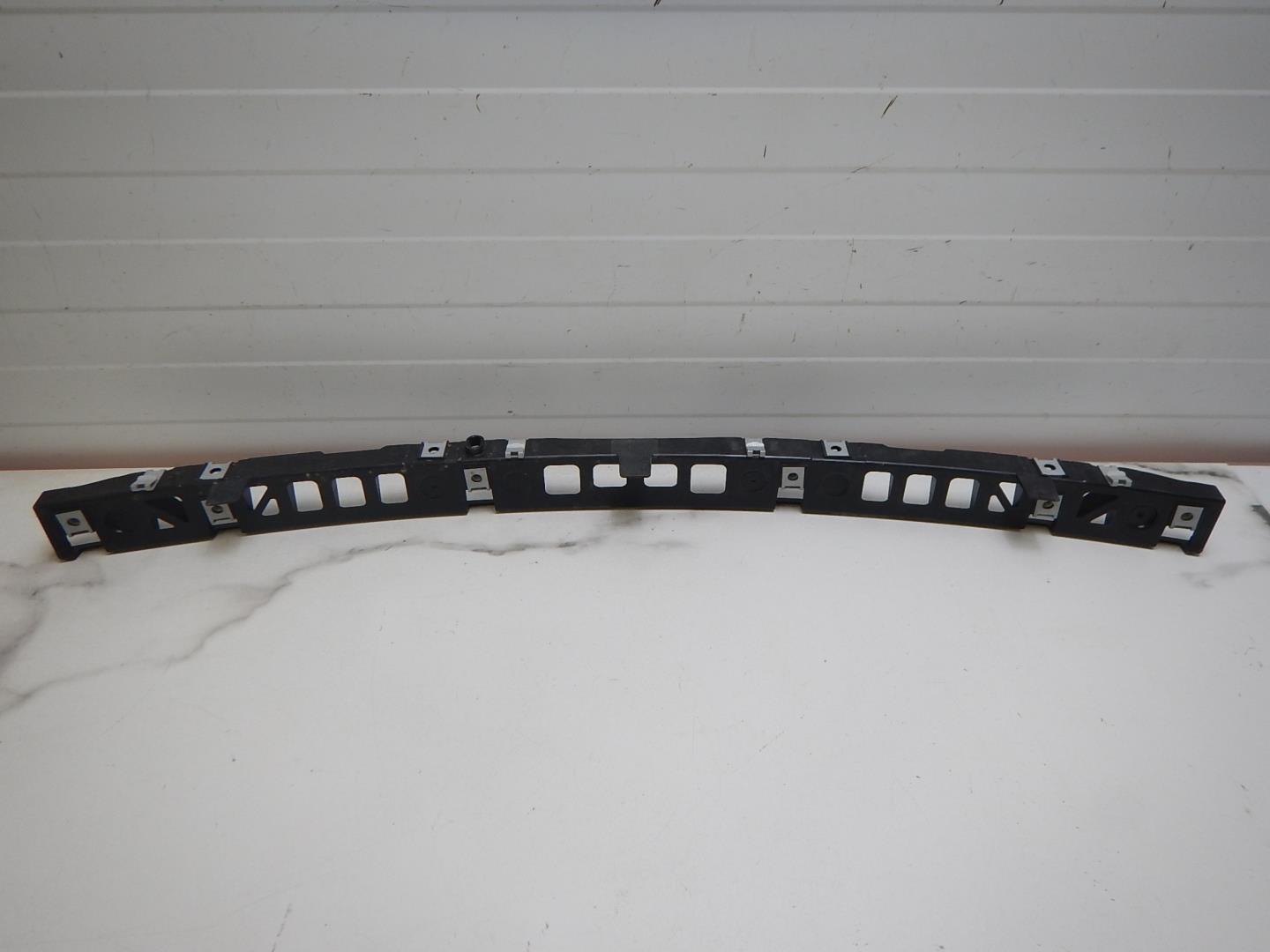 Кронштейн переднего бампера