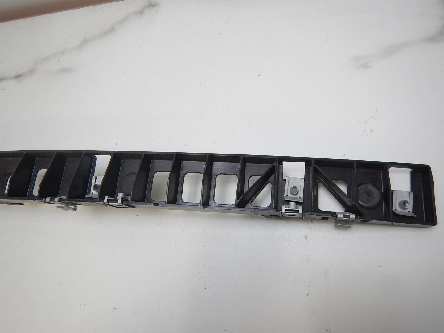 Кронштейн переднего бампера