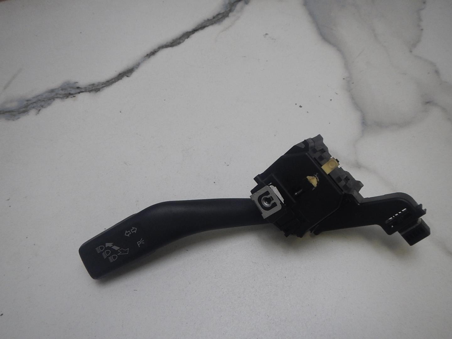 Переключатель поворотов подрулевой