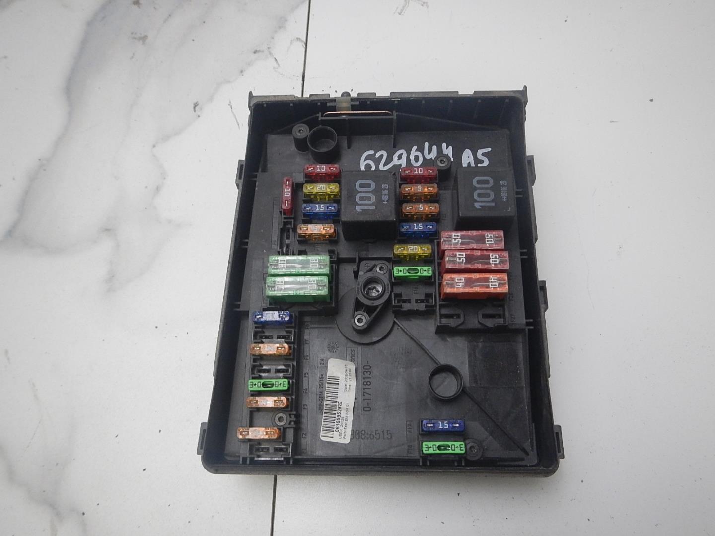 Блок предохранителей