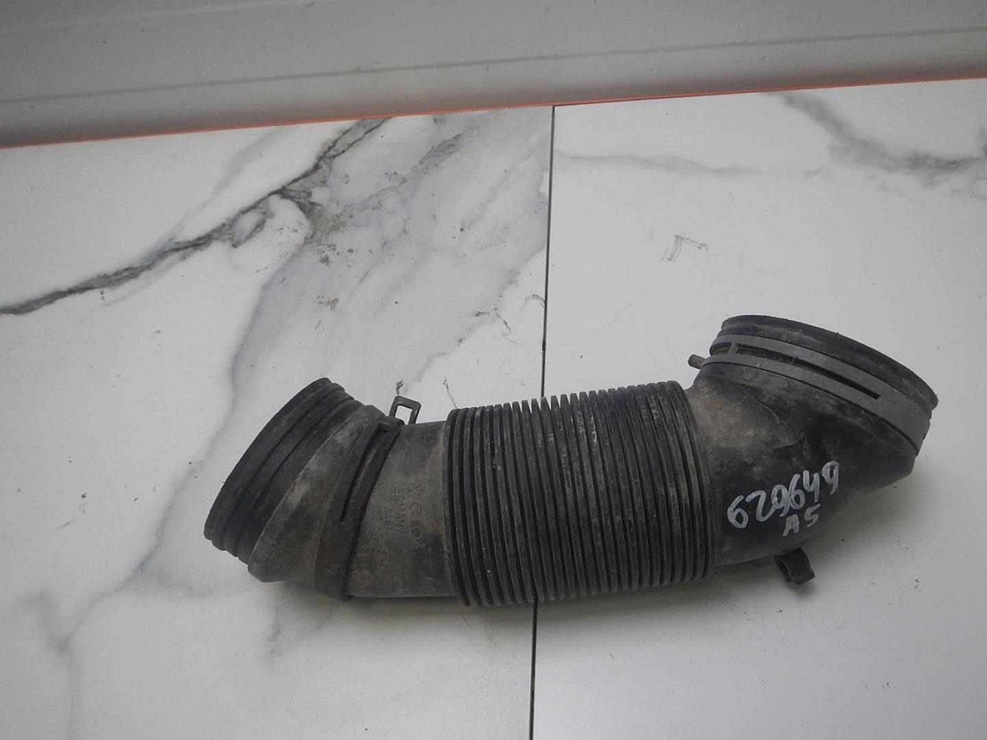 Патрубок воздушного фильтра