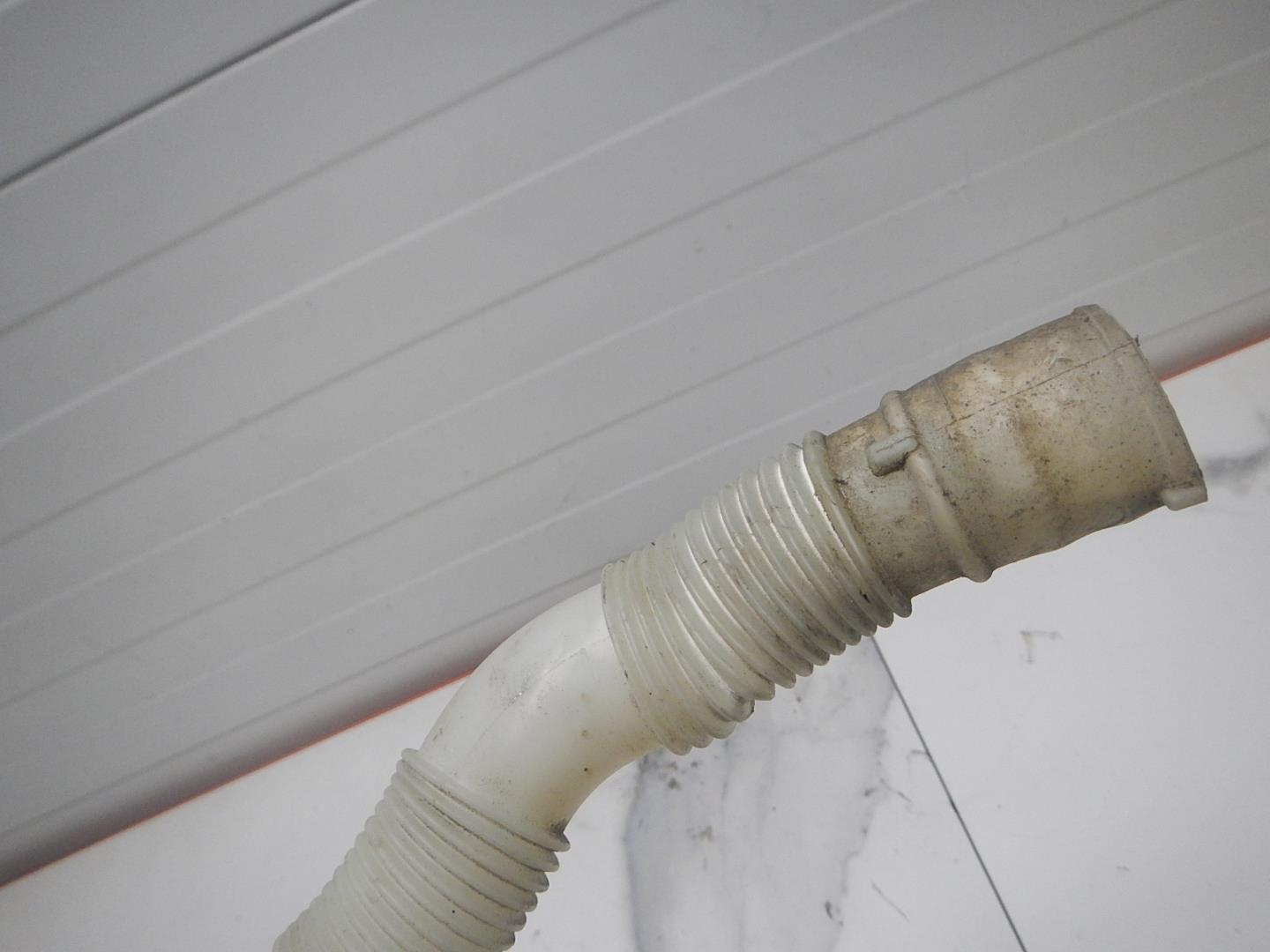 Горловина бачка омывателя