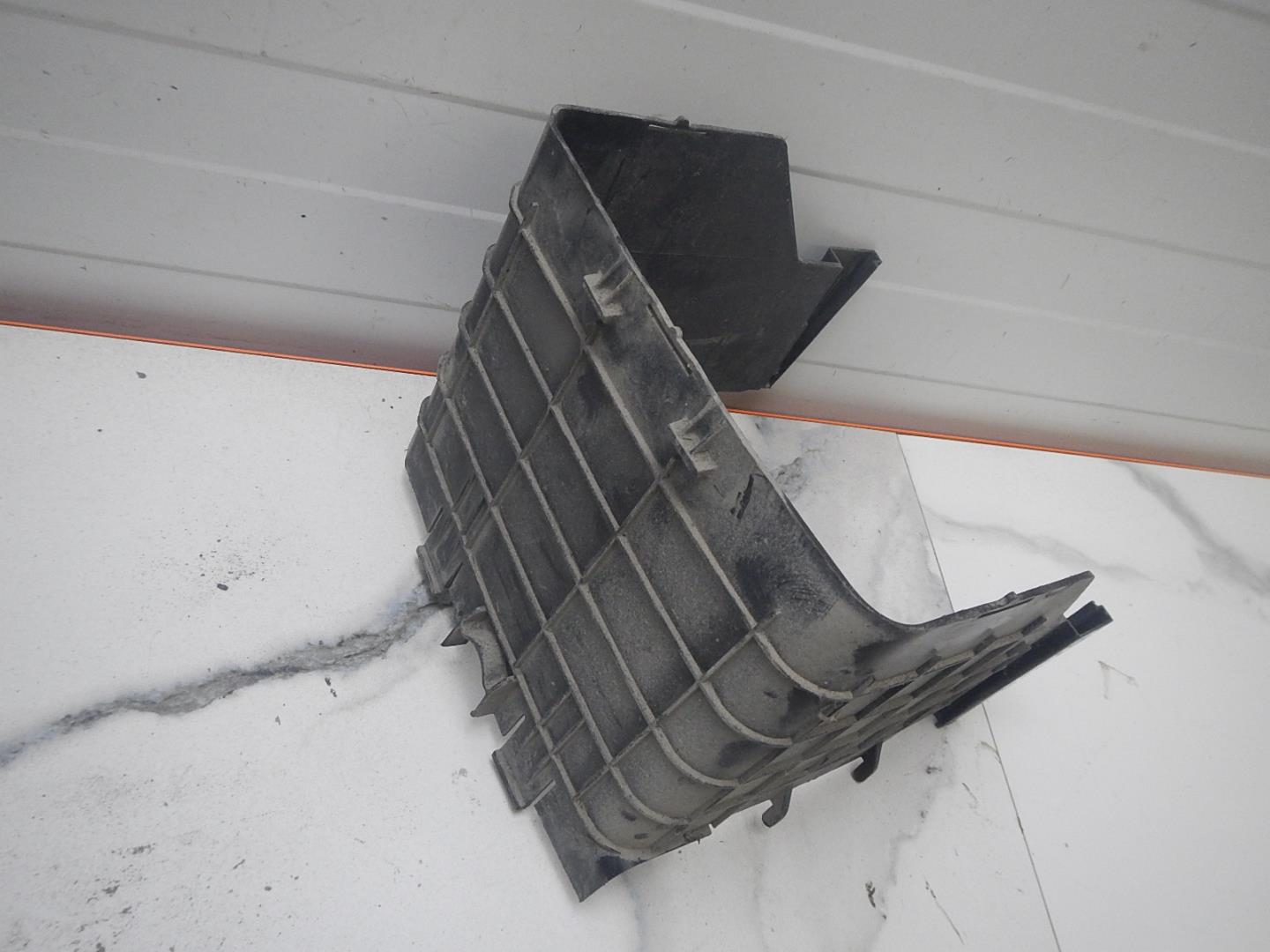 Крепление АКБ (корпус/подставка)