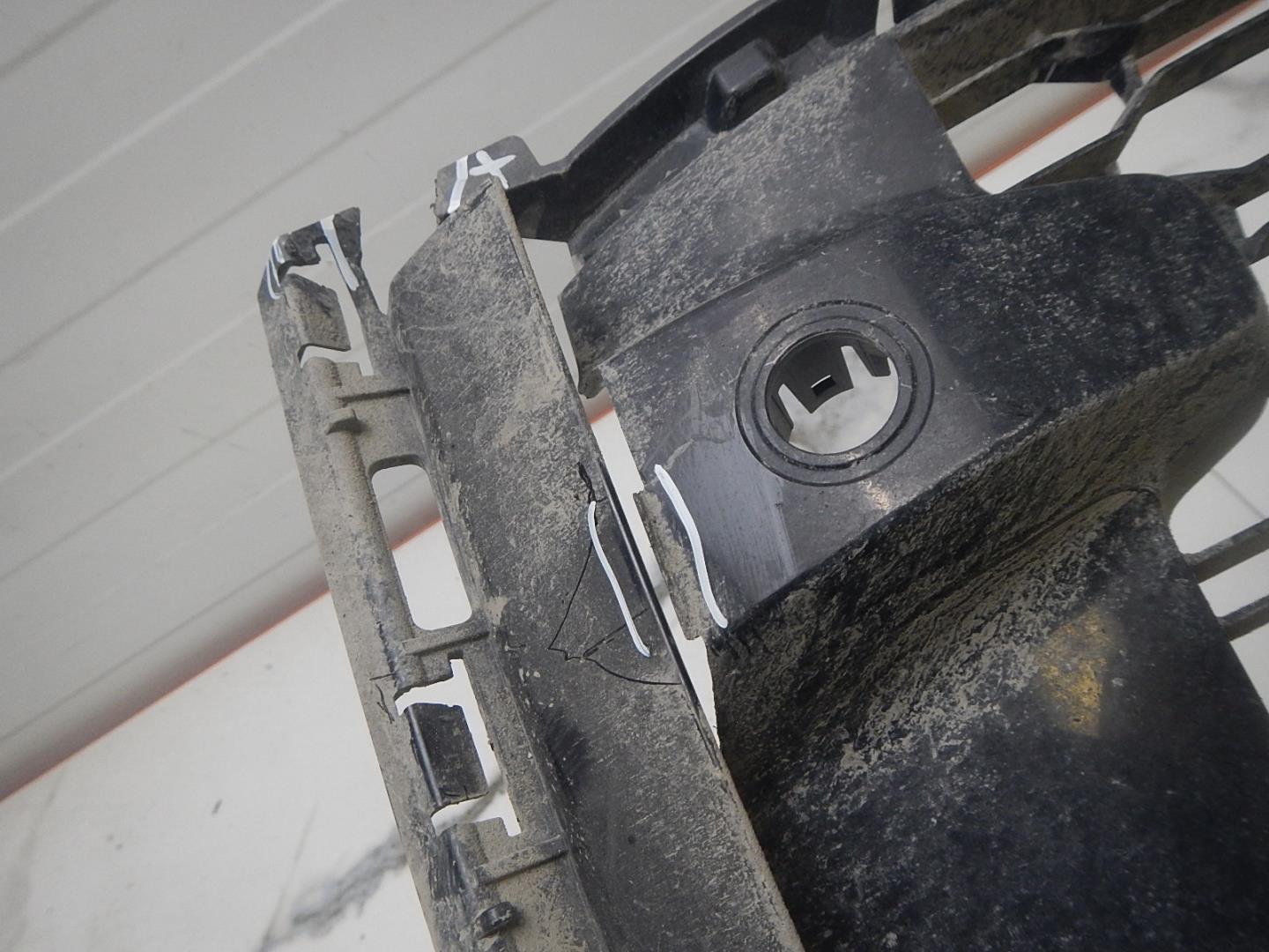 Решетка в бампер правая