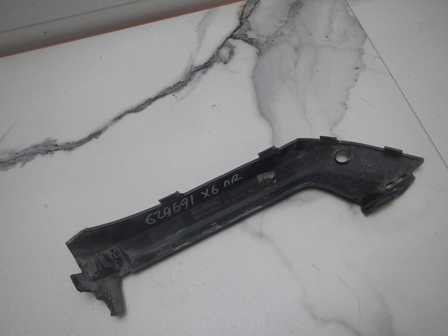 Накладка переднего бампера правая