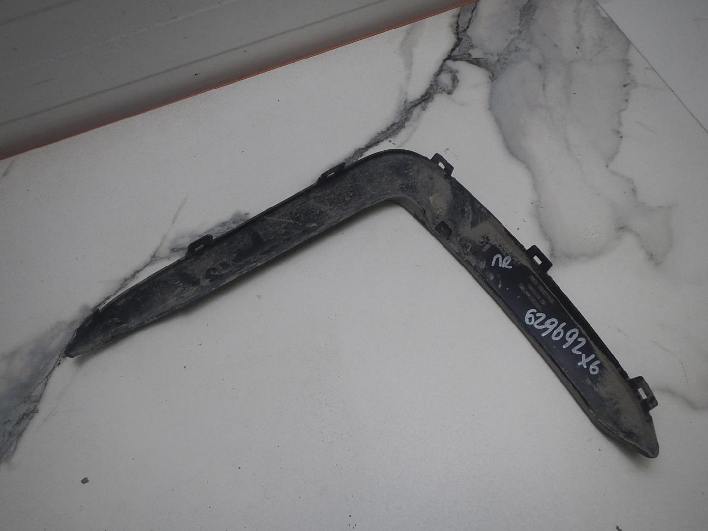 Накладка переднего бампера правая