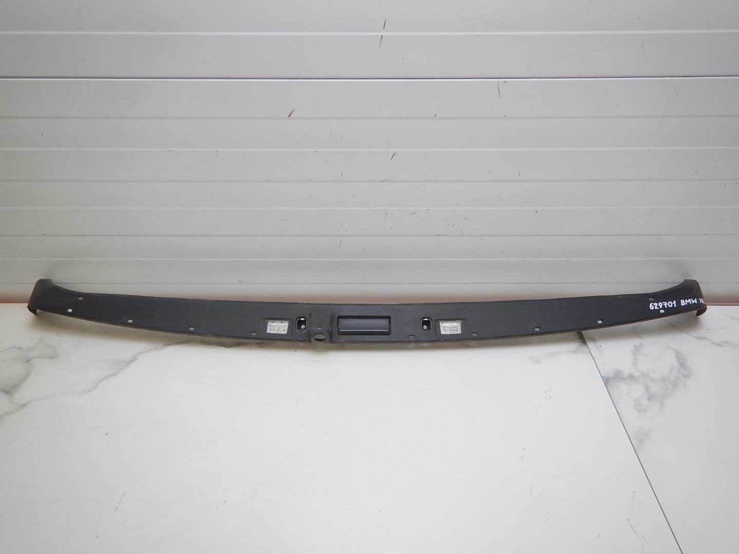 Накладка двери багажника