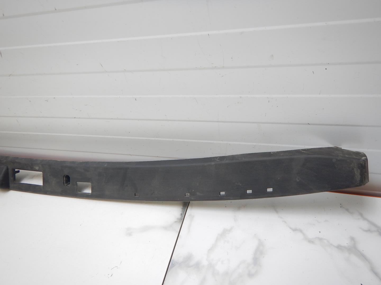 Накладка двери багажника